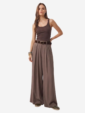 Happiness İstanbul Trousers 'Hose' in Brown
