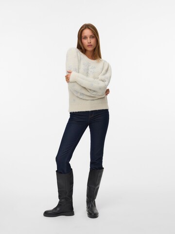 VERO MODA Neulepaita 'VMNEWSNOWYFROST' värissä beige