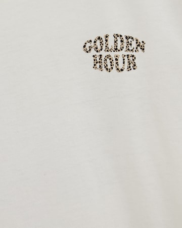 Tricou de la WE Fashion pe alb