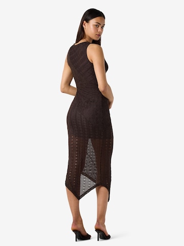Robe 'Bailey' Noisy may en marron