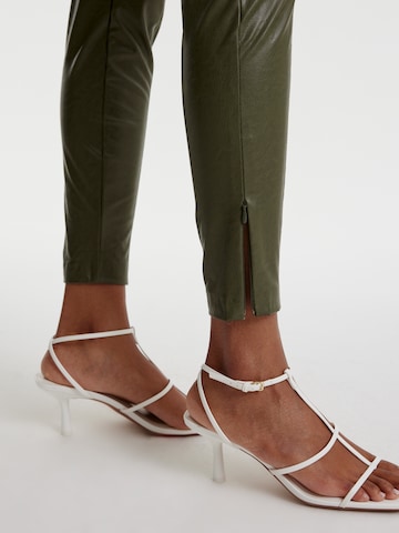 EDITED Skinny Leggings 'Teresa' in Grün