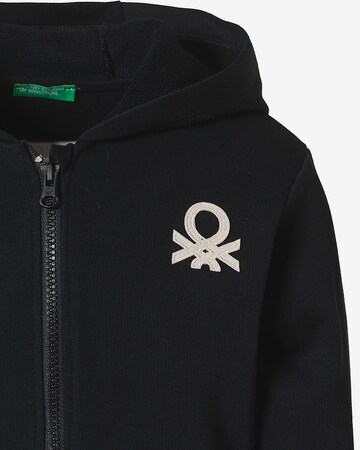 UNITED COLORS OF BENETTON Zip-Up Hoodie in Black