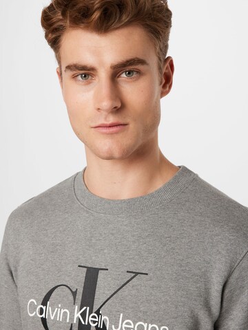 Sweat-shirt Calvin Klein Jeans en gris