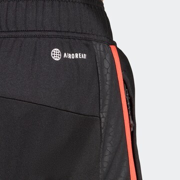 ADIDAS PERFORMANCE Regular Sportshorts 'Workout Base' in Schwarz