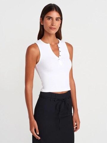 Haut Dilvin en blanc