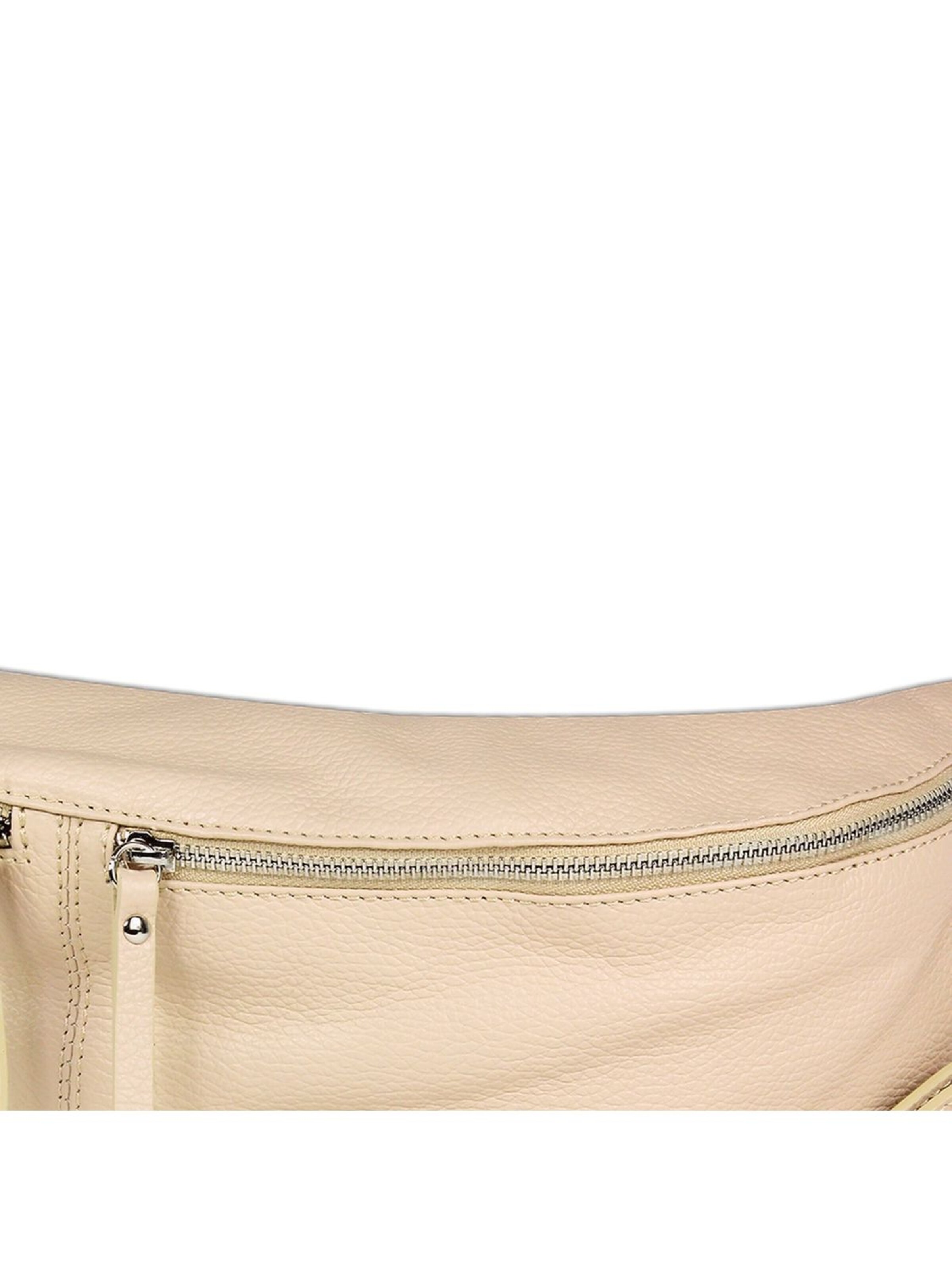 Florence Heuptas in Beige