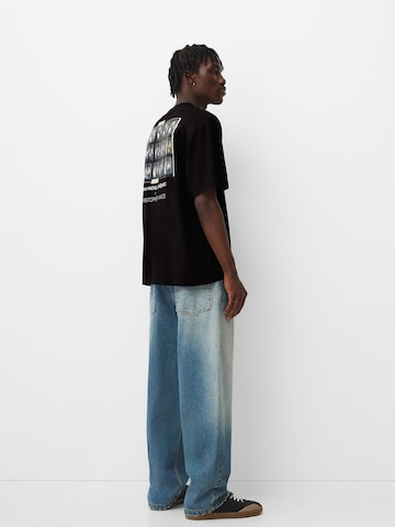 Tricou de la Bershka pe negru