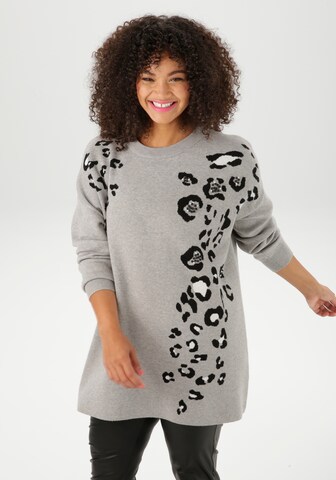 Aniston Sweater in Grey: front