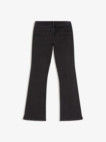 Bershka Flared Jeans in Schwarz