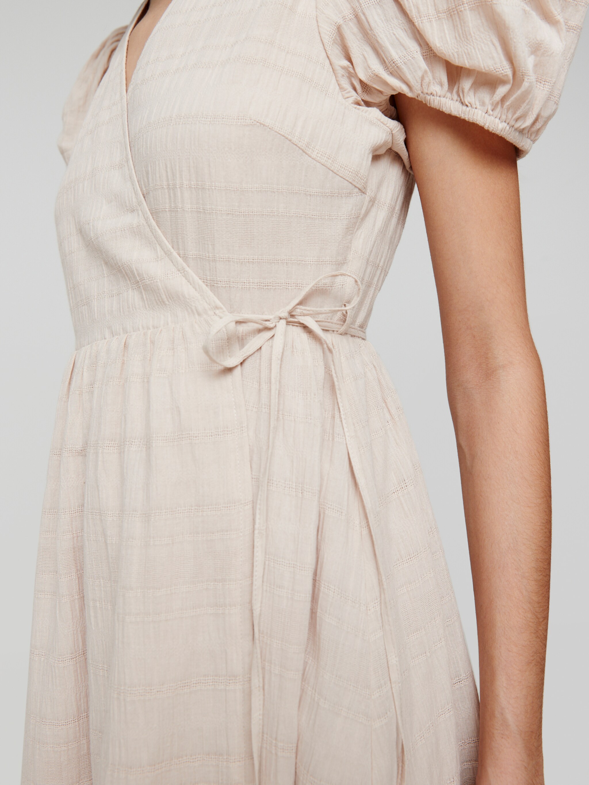 EDITED Produits Robe 'Myra' beige