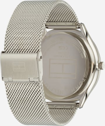 sidabrinė TOMMY HILFIGER Analoginis (įprasto dizaino) laikrodis
