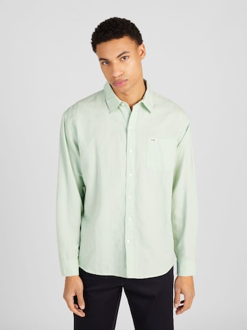 WRANGLER Regular fit Риза 'LEAD'' в зелено: отпред