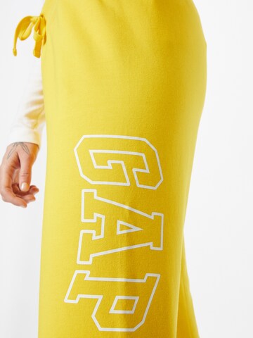 GAP - Pantalón en amarillo