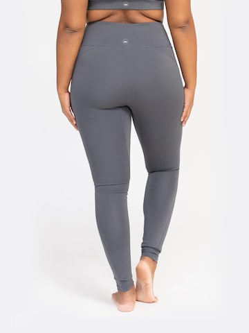 LOTUSCRAFTS Skinny Sporthose 'BECCA Leggings'‌‌‌‌‌‌‌‌ in Grau