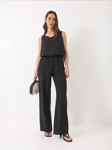 Completo pantalone di Bianco Lucci in nero