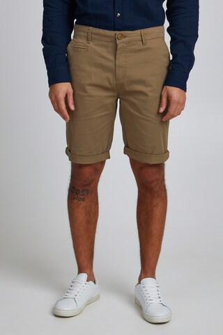 !Solid Regular Pants in Brown: front