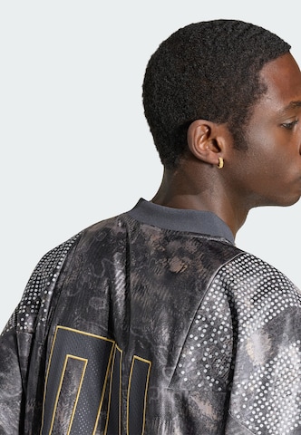 ADIDAS ORIGINALS Shirt 'Adilenium Saison 5 EQT' in Grijs