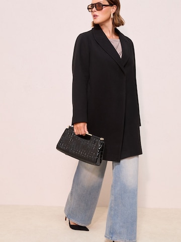 Sacou de la Friends Like These pe negru