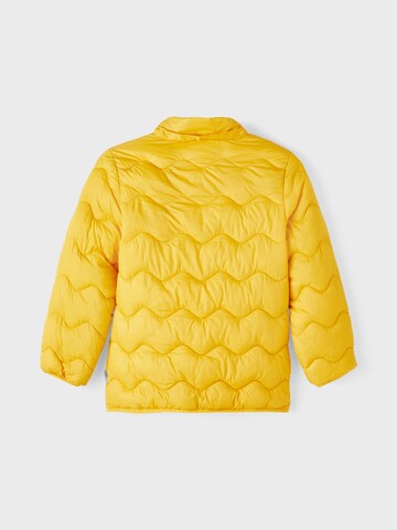 Veste mi-saison 'Maggy' NAME IT en jaune