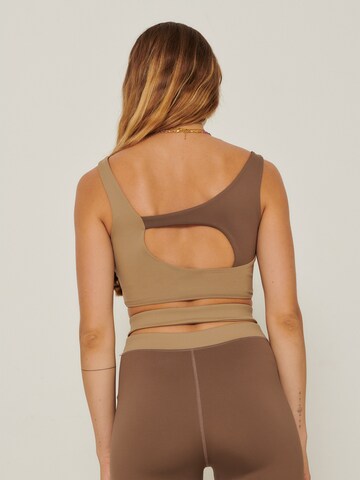 ABOUT YOU x Sofia Tsakiridou Top 'Claire' in Brown