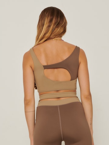 ABOUT YOU x Sofia Tsakiridou Top 'Claire' in Brown