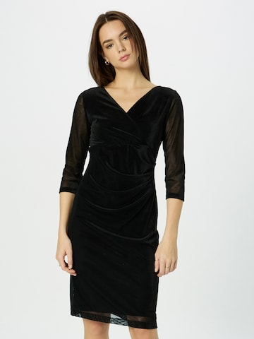 SWING Dress in Black: front