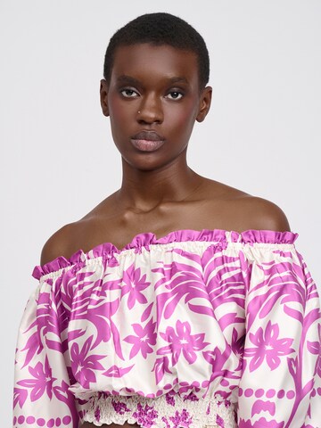 Influencer - Top en lila: frente