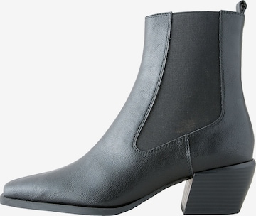Next Bootie 'Forever Comfort' in Black: front