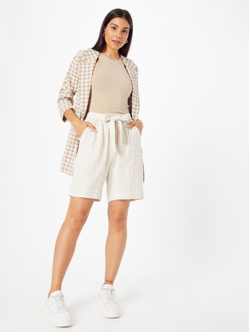 Kaffe Regular Shorts 'Liny' in Beige