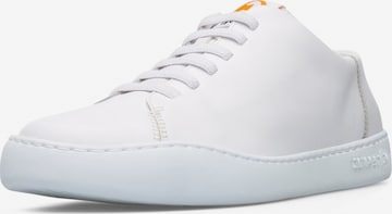 Baskets basses 'Peu Touring' CAMPER en blanc : devant