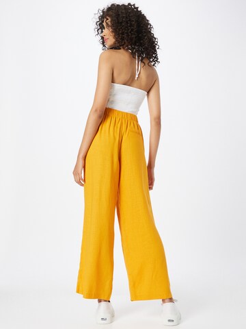 SELECTED FEMME - Pierna ancha Pantalón 'GULIA' en naranja