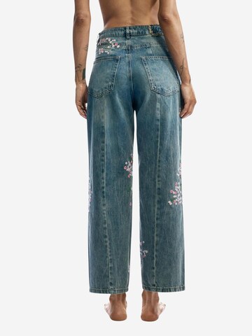Desigual Wide leg Jeans 'DENIM FLOWERS JAPANESE 26SWDDXC' in Blauw