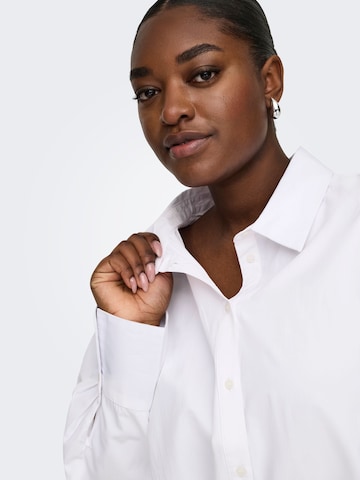 Camicia da donna 'CAROregon' di ONLY Carmakoma in bianco