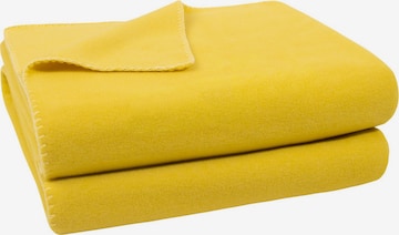 ZOEPPRITZ Blankets in Yellow: front