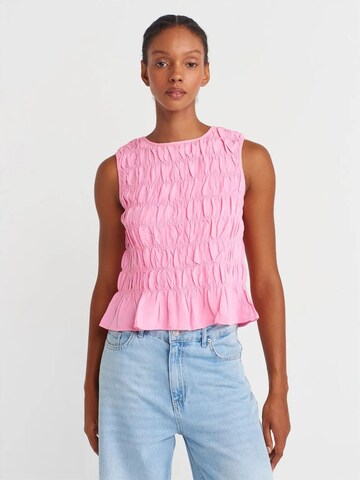 Dilvin Top in Pink: front