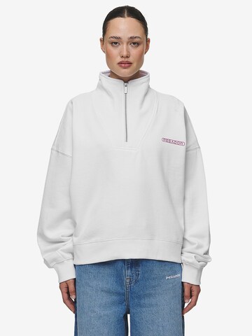 Pegador Sweatshirt 'Thea' in Weiß: Vorderseite