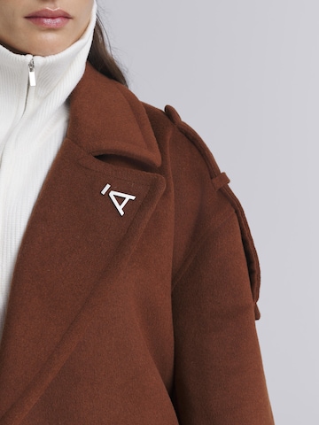 AEMMI Between-seasons coat in Brown