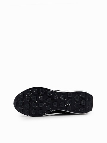 Baskets basses Desigual en noir