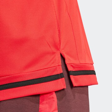 ADIDAS SPORTSWEAR Λειτουργικό μπλουζάκι 'Seasonal Essentials' σε κόκκινο