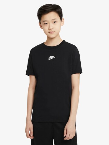 Tricou 'Repeat' de la Nike Sportswear pe negru: față