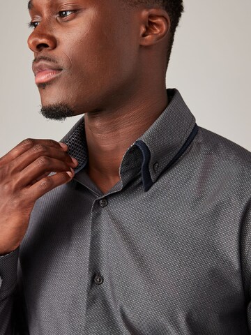 Next - Ajuste regular Camisa en gris