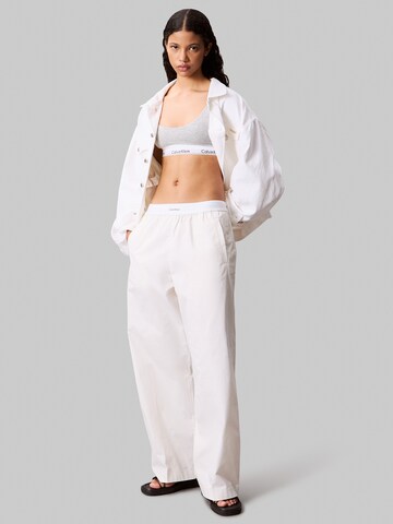Calvin Klein Jeans Широки крачоли Панталон в бяло