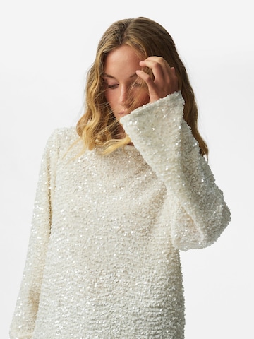 PIECES Top 'KAMMY' in White