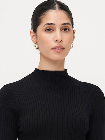 Robes en maille 'VMNANCY' Vero Moda Petite en noir