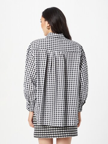 Monki Blouse in Zwart