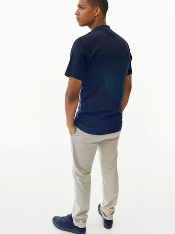 A Question Of (AQO) Bluser & t-shirts 'Anders Tee Garment Dyed' i blå