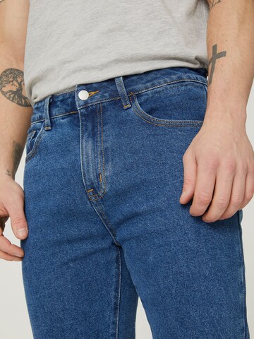 Regular Jean 'Rico' DAN FOX APPAREL en bleu