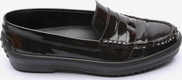 Tod's Flats & Loafers in 37 in Brown: front