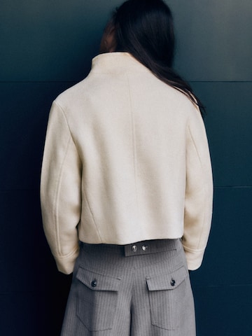Bershka Prechodná bunda - Béžová
