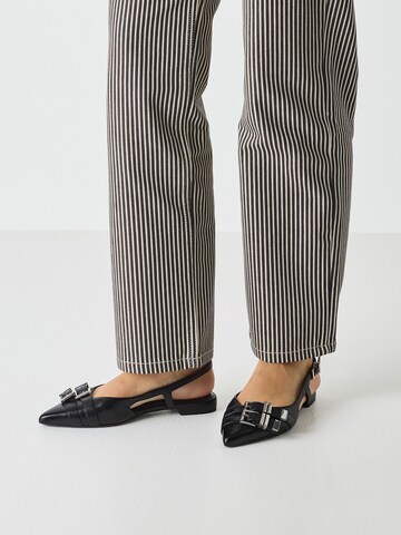 Tamaris Slingback pumps in Black: front